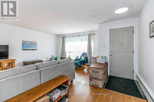 60 Marion Crescent, Barrie (City Centre), ON - Indoor Photo Showing Living Room