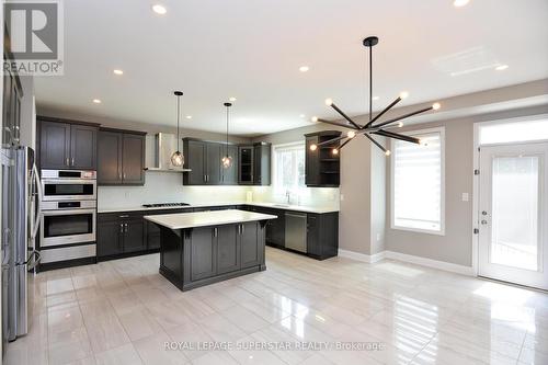 236 Cherryhurst Road, Oakville, ON - Indoor Photo Showing Kitchen With Upgraded Kitchen