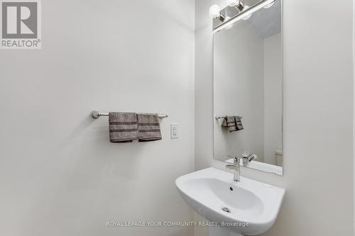 30 Red Maple Lane, Barrie, ON - Indoor Photo Showing Bathroom