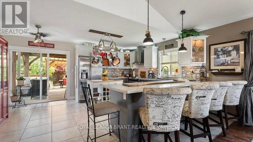 138 Galinee Trail, Norfolk (Port Dover), ON - Indoor Photo Showing Dining Room