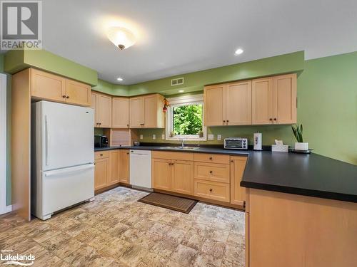 Kitchen overview - 3 Lyndsey Lane, Mckellar, ON - Indoor Photo Showing Kitchen