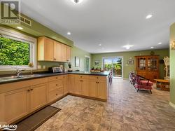 Kitchen, familyand dining room - 