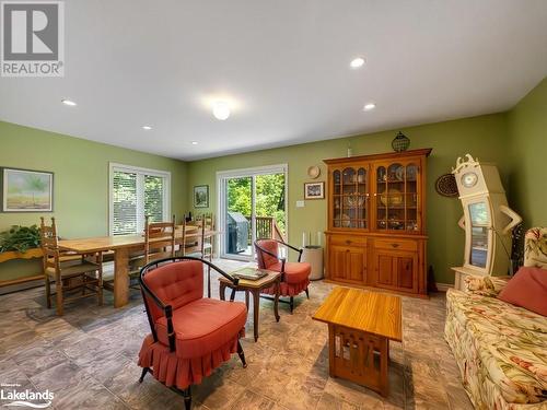 Family room - 3 Lyndsey Lane, Mckellar, ON - Indoor Photo Showing Living Room