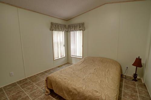 2591 Settlement Road, Lister, BC - Indoor Photo Showing Bedroom