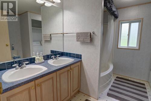 2591 Settlement  Road, Lister, BC - Indoor Photo Showing Bathroom