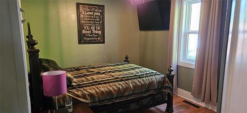 11 Main Street, Strathclair, MB - Indoor Photo Showing Bedroom