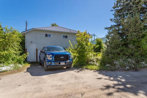 1010 Murdoch Street, Creston, BC - Outdoor