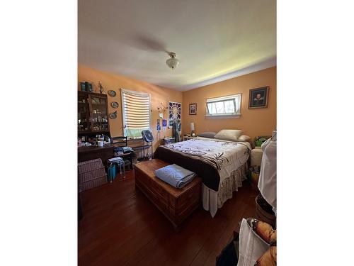 1010 Murdoch Street, Creston, BC - Indoor Photo Showing Bedroom