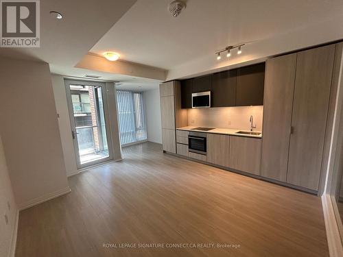 715 - 8 Widmer Street, Toronto, ON - Indoor Photo Showing Kitchen