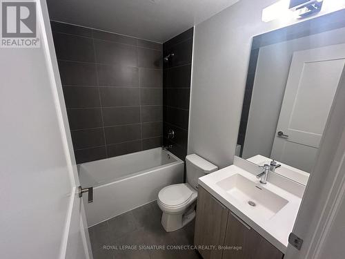 715 - 8 Widmer Street, Toronto, ON - Indoor Photo Showing Bathroom