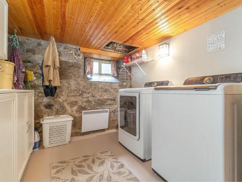 Laundry room - 127 Rue Carrière, Lachute, QC - Indoor Photo Showing Laundry Room