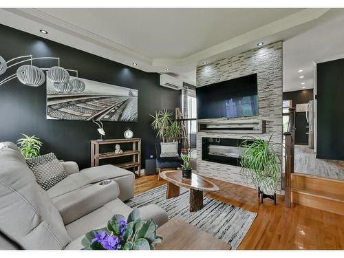 Living room - 732 Rue Des Sarcelles, Contrecoeur, QC - Indoor Photo Showing Living Room With Fireplace