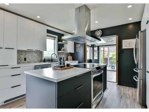 Kitchen - 732 Rue Des Sarcelles, Contrecoeur, QC - Indoor Photo Showing Kitchen With Upgraded Kitchen