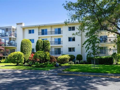 404-2323 Hamiota St, Oak Bay, BC - Outdoor With Balcony With Facade