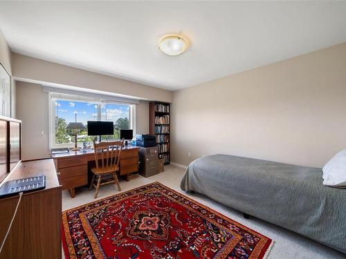 404-2323 Hamiota St, Oak Bay, BC - Indoor