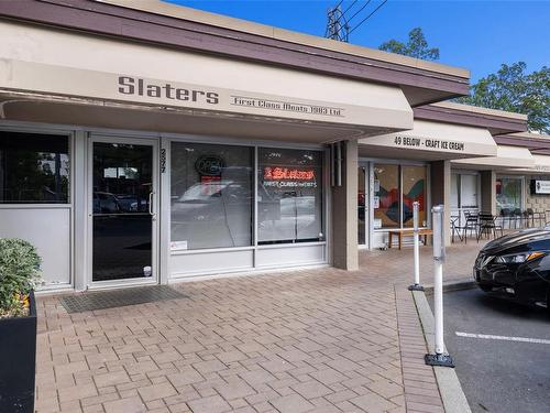 404-2323 Hamiota St, Oak Bay, BC - Outdoor