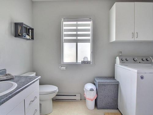 Salle de bains - 259 Rue Principale, Saint-Évariste-De-Forsyth, QC - Indoor Photo Showing Bathroom