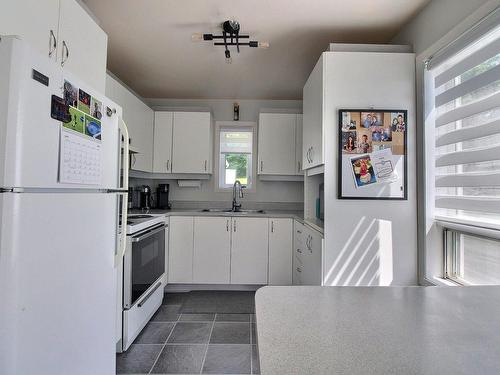 Cuisine - 259 Rue Principale, Saint-Évariste-De-Forsyth, QC - Indoor Photo Showing Kitchen With Double Sink