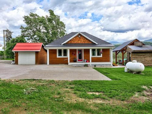 4784 Yellowhead Hwy, Barriere, BC - Outdoor