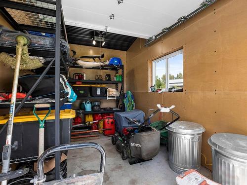 4784 Yellowhead Hwy, Barriere, BC - Indoor Photo Showing Garage