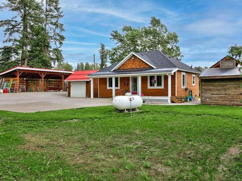 4784 Yellowhead Hwy, Barriere, BC - Outdoor