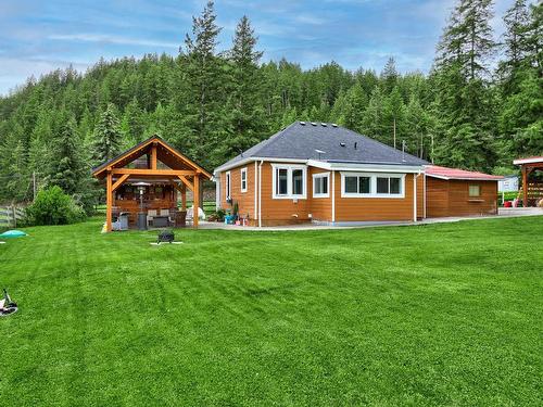 4784 Yellowhead Hwy, Barriere, BC - Outdoor