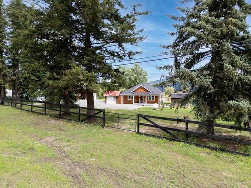 4784 Yellowhead Hwy, Barriere, BC - Outdoor