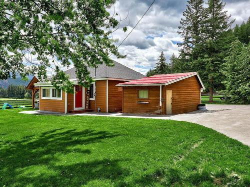 4784 Yellowhead Hwy, Barriere, BC - Outdoor