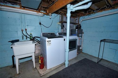 17 Craigroyston Road, Hamilton, ON - Indoor Photo Showing Laundry Room