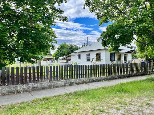 216 4Th Avenue, Nakusp, BC - Outdoor