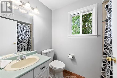 361 South, Windsor, ON - Indoor Photo Showing Bathroom