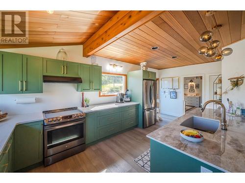 559 Johnson Crescent, Oliver, BC - Indoor Photo Showing Kitchen