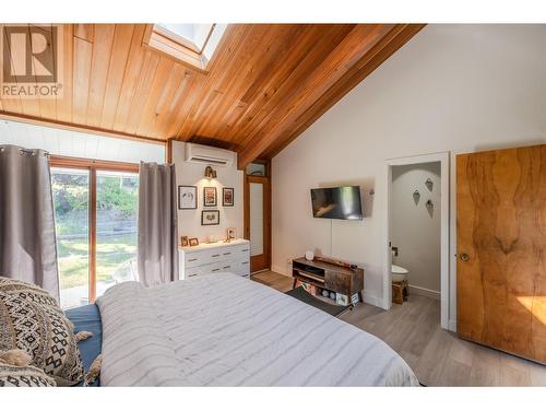 559 Johnson Crescent, Oliver, BC - Indoor Photo Showing Bedroom