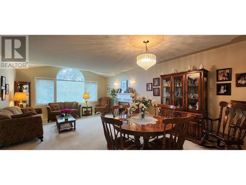 7501 Devito  Drive, Trail, BC - Indoor Photo Showing Dining Room