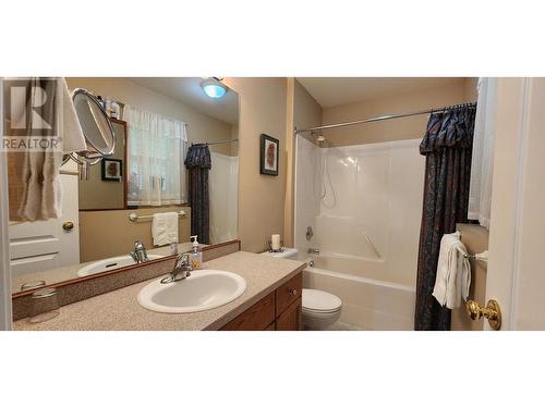 7501 Devito  Drive, Trail, BC - Indoor Photo Showing Bathroom