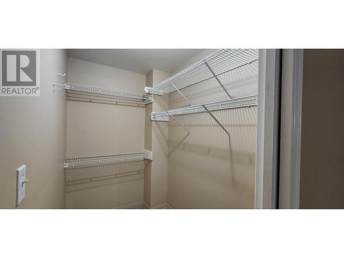 7501 Devito  Drive, Trail, BC - Indoor With Storage