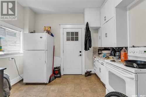 931 7Th Avenue N, Saskatoon, SK - Indoor Photo Showing Kitchen