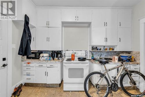 931 7Th Avenue N, Saskatoon, SK - Indoor Photo Showing Kitchen