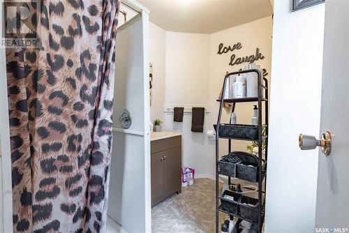 931 7Th Avenue N, Saskatoon, SK - Indoor Photo Showing Bathroom