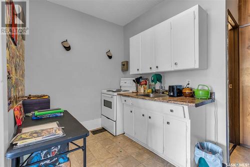 931 7Th Avenue N, Saskatoon, SK - Indoor Photo Showing Kitchen