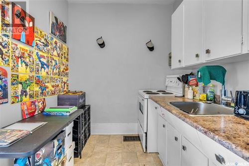 931 7Th Avenue N, Saskatoon, SK - Indoor Photo Showing Kitchen