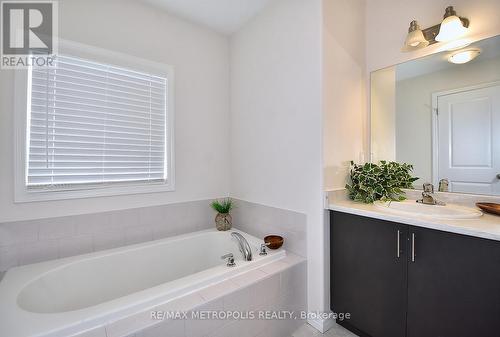 1614 Hetherington Drive, Peterborough, ON - Indoor Photo Showing Bathroom