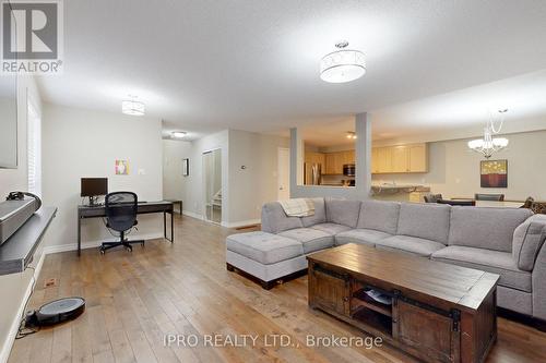 261 Stanley Street, Barrie (East Bayfield), ON - Indoor Photo Showing Living Room