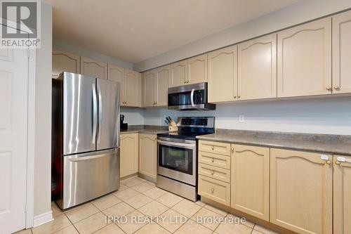 261 Stanley Street, Barrie (East Bayfield), ON - Indoor Photo Showing Kitchen