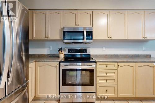 261 Stanley Street, Barrie (East Bayfield), ON - Indoor Photo Showing Kitchen