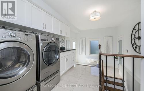 2242 Rosegate Drive, Mississauga, ON - Indoor Photo Showing Laundry Room
