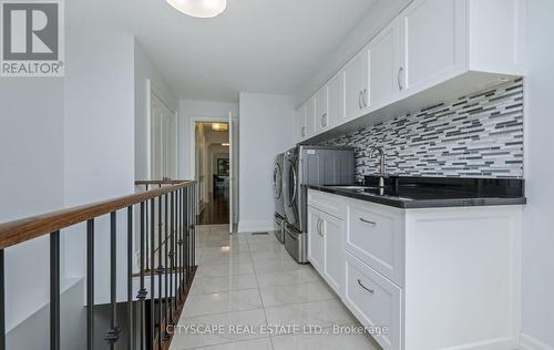 2242 Rosegate Drive, Mississauga, ON - Indoor Photo Showing Kitchen