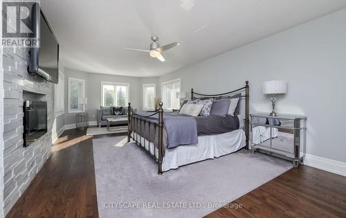 2242 Rosegate Drive, Mississauga, ON - Indoor Photo Showing Bedroom