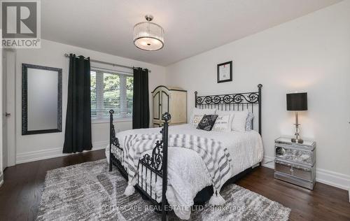 2242 Rosegate Drive, Mississauga, ON - Indoor Photo Showing Bedroom