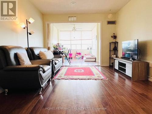 2001 - 30 Malta Avenue, Brampton, ON - Indoor Photo Showing Living Room